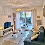 L'echiquier De - T2 Deco Soigne - Belle Terrasse -parking - Wifi بزييه