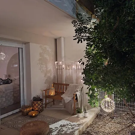 Lejlighed L'echiquier De - T2 Deco Soigne - Belle Terrasse -parking - Wifi *
