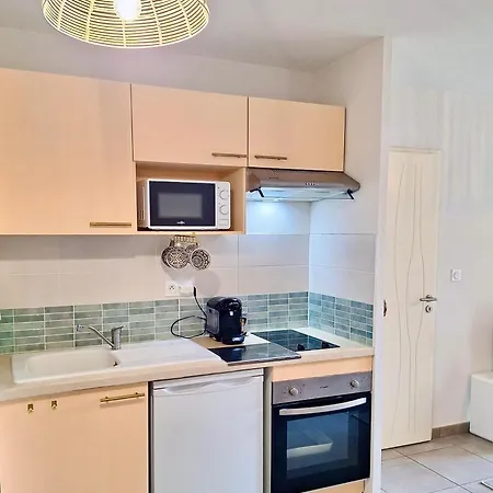 Lcd Apartment *