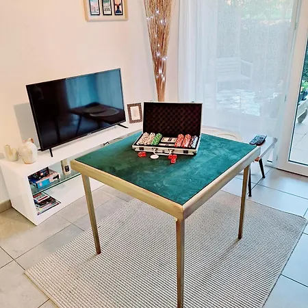 L'echiquier De - T2 Deco Soigne - Belle Terrasse -parking - Wifi *